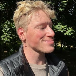 Meet your Posher, Zachary